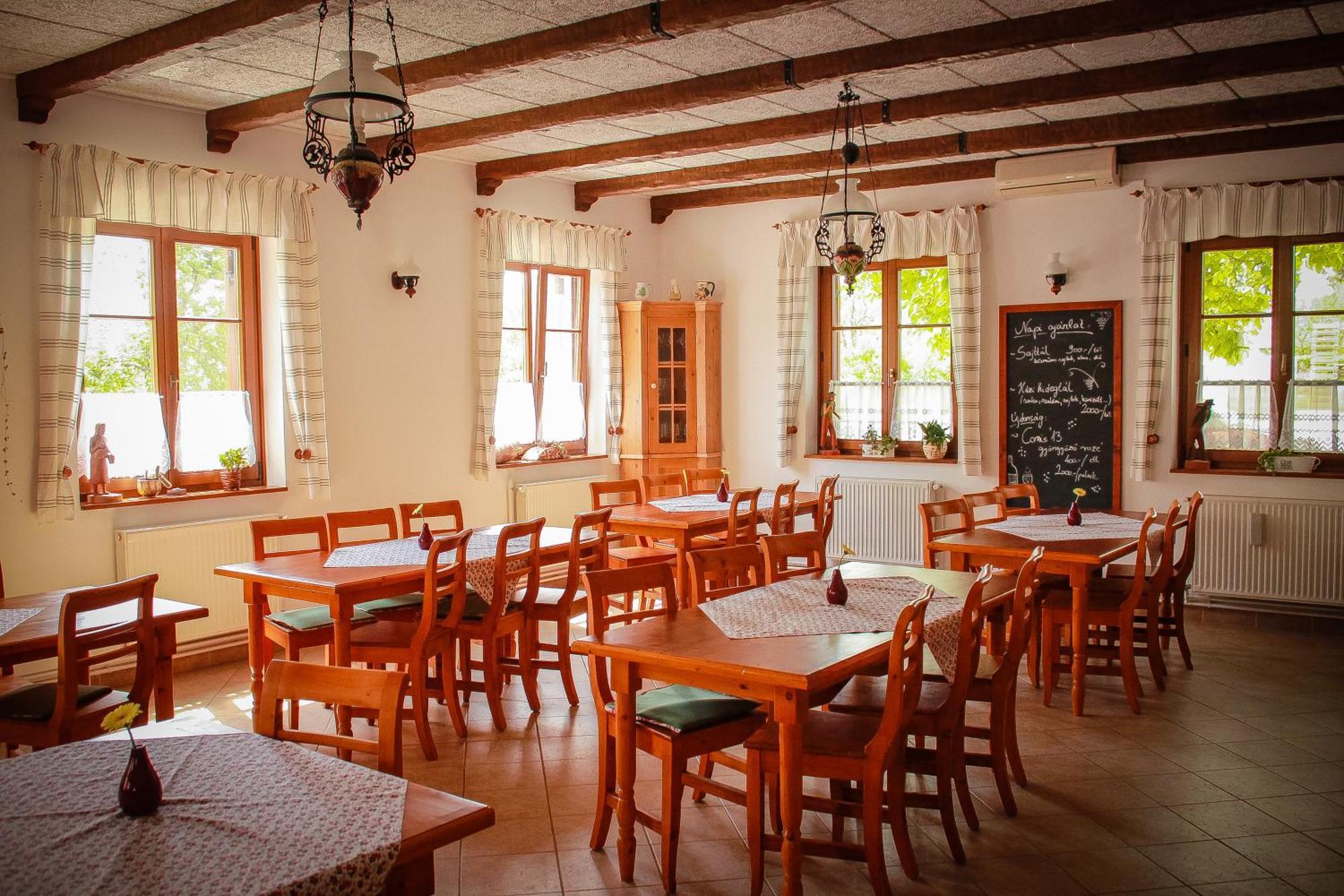 Diofa Panzio Bed & Breakfast วิลานี ภายนอก รูปภาพ