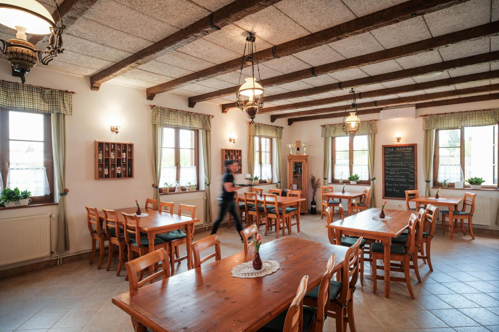 Diofa Panzio Bed & Breakfast วิลานี ภายนอก รูปภาพ